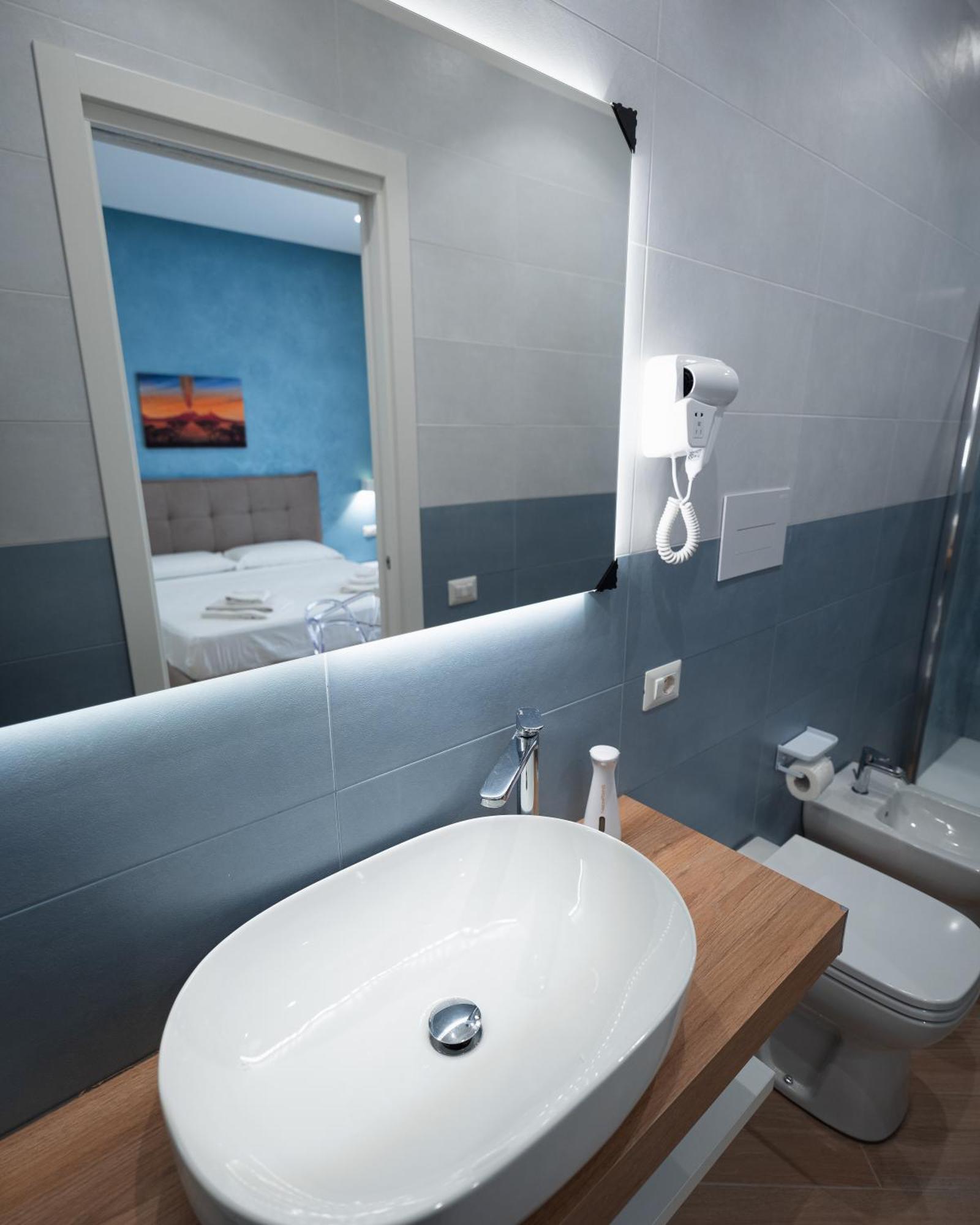 Nazzarooms Napoli Bagian luar foto